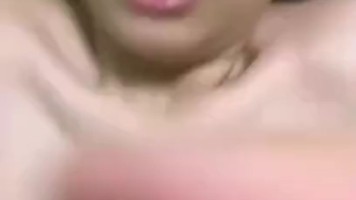 Bokep Indo Kobel Memek Ayang Dua Jari Crot di Toket