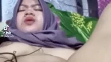 Bokep Indo Jilbab Semok Sange Pengen Diewe