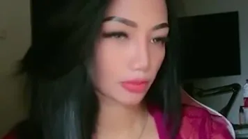 Bokep Indo Tante Kebaya Merah Belahan Toket Mulus