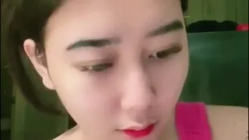 Bokep Indo Live Host Cantik Suka Pamerin Toketnya