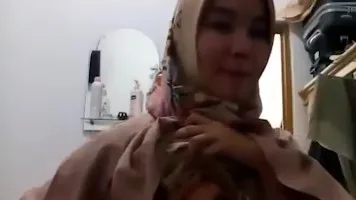 Bokep Indo Guru Jilbab Pap Tetek Buat Selingkuhan