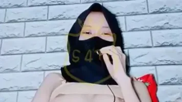 Bokep Indo VCS Dyra Jilbab Ngangkang Colmek