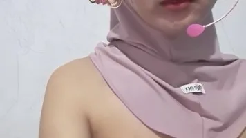 Bokep Indo Acca Jilbab Mendesah Remas Nenen