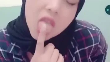 Bokep Indo Jilbab Kak Kiki Liveshow Remas Toketnya