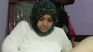 Bokep Indo Tante Jilbab Bugil Kobel Memek