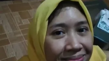 Bokep Indo Nikmat Pejuin Ayang Jilbab ke Mukanya