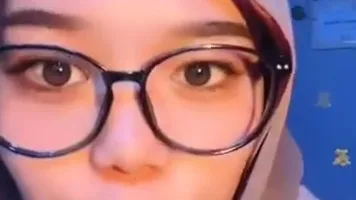 Dera Angela Hijabers Melet Lidahnya Panjang Bigo Live