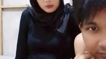 Cewek Jilbab Hitam Live Barbar di Kobel Memeknya