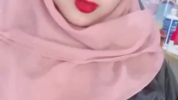 Bokep Indo Jilbabers Cantik Spill Belahan Ketat Live