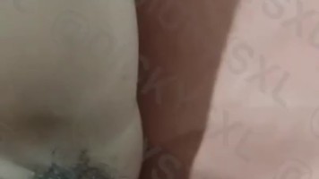 Miss Amel Berkacamata Ngewe