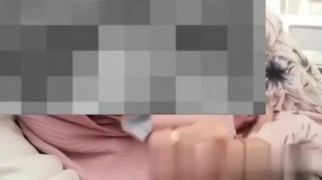 Bokep Jilbab – Sepongan Innocent MILF Jilbab Dalem Mobil Malay Punya