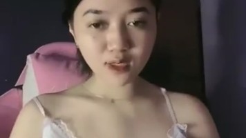 Kak Lili Host Cantik Remas Toket