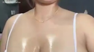 Kak Ayu Show Tetek Tobrut Berminyak